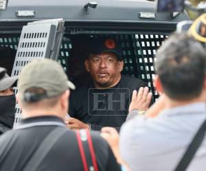 A la capital fueron trasladados cinco hombres que fueron detenidos por agentes de la Fuerza Naval de Honduras, mientras intentaban escapar de un operativo contra el narcotráfico en el departamento de Gracias a Dios. A continuación los detalles.