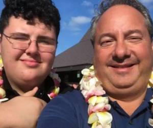 A tan solo unas semanas antes de abordar el viaje en el submarino Titán, el empresario Jay Bloom y su hijo Sean renunciaron a sus asientos por motivos de seguridad, por lo que fueron reemplazados por Shahzada y Suleman Dawood, padre e hijo que murieron en la implosión en el fondo del océano que consterna al mundo. En esta galería más detalles del trágico suceso por el que se salvaron de morir los Bloom.