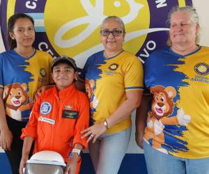 Los estudiantes de la escuela Lions, en la colonia Vista de Satuyé de La Ceiba, recibieron la visita de André Enoc Mejía, el niño astronauta.