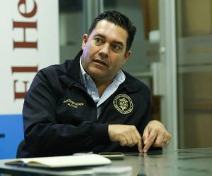 El alcalde Juan Diego Zelaya explica los fallos de diseño del viaducto y defiende la clausura indefinida de la obra para resguardar la seguridad de los conductores.