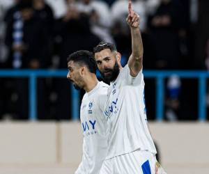 Karim Benzema empezó con pie derecho con Al Hilal, su nuevo club.