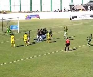 En este torneo es el segundo portero que anota y curiosamente en el mismo estadio se produjeron los dos goles.