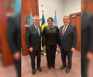 Alberto Fernández, presidente de la Celac 2022, Xiomara Castro, próxima presidenta y Ralph Gonsalves, actual líder del ente regional.