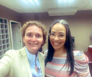 Alice Shackelford y Gabriela Castellanos.