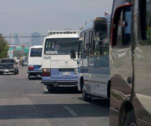 La cámara de reconocimiento facial se ubica frente a la puerta de entrada y salida de los pasajeros, lo que permite grabar a todos.