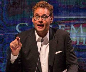 David Faitelson generó suspicacia a la hora de sugerir una posible ayuda a México en el partido de vuelta ante Honduras.