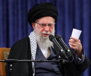 El líder supremo iraní falleció en los bombardeos ejecutados el sábado, según informaron medios oficiales y la Guardia Revolucionaria.