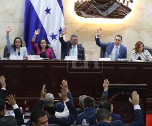 El Presupuesto General de la República 2026 fue aprobado este miércoles, minutos antes de que el reloj marcara las 11:00 de la noche.