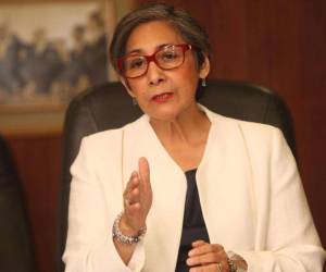 Espinoza argumentó que ningún candidato puede exigir que se autorice la apertura de la cuenta hasta que se produzca la convocatoria en septiembre.