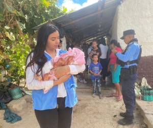 Hasta el momento se desconoce la identidad de la madre de la recién nacida, que fue abandonado entre matorrales.