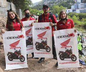 Didemo Honda e Inplasa entregaron más de 3,100 sacos plásticos a la Alcaldía Municipal del Distrito Central (AMDC) para fortalecer las jornadas de recolección de desechos sólidos en Tegucigalpa y Comayagüela.
