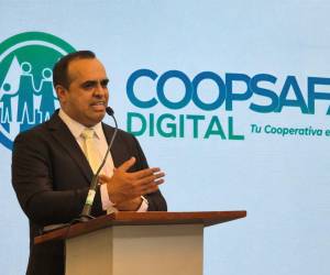 MSc Roberto Ortega, Gerente General de Cooperativa Sagrada Familia, reafirma la importancia de la innovación digital para hacer transacciones financieras.