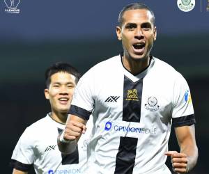 Eddie Hernández está viviendo un buen momento en el fútbol de Irán.