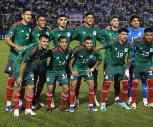 Honduras golpeó el orgullo de México luego de imponerse 2-0 en la ida disputada en Tegucigalpa. El Tri quiere dejar a la H sin Copa América y esta sería su alineación.