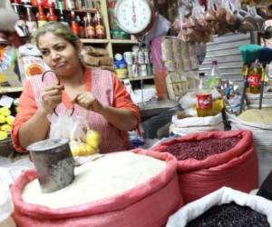En el caso de los alimentos, el BCH atribuyó el alza en su inflación en el comportamiento a una menor oferta nacional de algunos productos agrícolas.