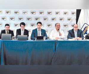 En la conferencia de prensa, los representantes del Cohep enfatizaron que Honduras necesita políticas que abran puertas al mundo, no que las cierren. Además, instaron a la reconsideración de la decisión.