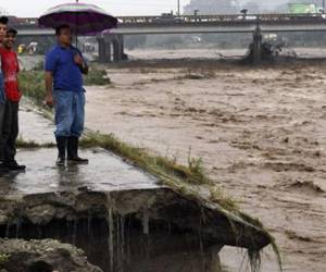 Los nombres de huracanes significativos, como Mitch, quedan grabados en la memoria de las personas debido a su impacto destructivo.