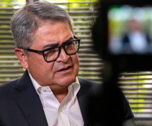 Desde Florida, el expresidente Juan Orlando Hernández afirmó que no encuentra razones para que se le niegue la libertad mientras afronta el proceso judicial en su contra.