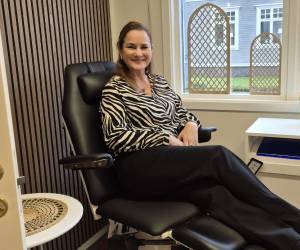 Wendy Jackeline Urbina, originaria de San Pedro Sula, ya está lista para recibir a sus clientes suecos en su clínica de podología, para brindarles el mayor de los cuidados.