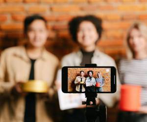 El storytelling transforma una marca en una experiencia emocional y cercana para las audiencias.