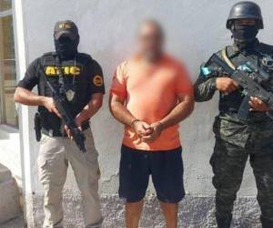 Después de su arresto, el sospechoso fue presentado ante el juzgado local para enfrentar el proceso judicial correspondiente.