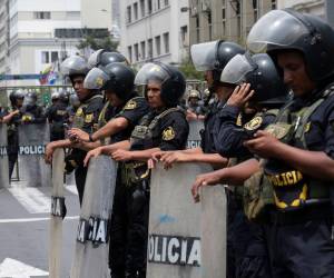 Las fuerzas del orden público en Perú han llamado a la calma a la población peruana en medio de la tensión política.