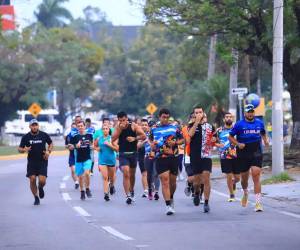 Cómo ha sido caracterizado en la Maratón La Prensa se inscriben muchos equipos de atletas y es aquí donde hay un mayor grado de competencia.