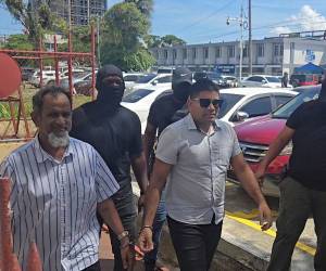 Las autoridades de Guyana detuvieron al excandidato presidencial y magnate Azruddin Mohamed y a su padre.