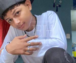 La muerte violenta de Albin Esteven Cárcamo Leiva ha causado consternación entre familiares y conocidos en San Pedro Sula, luego de ser asesinado a disparos en horas de la noche del miércoles. Conoce más detalles: