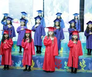 Los más pequeños de la International School celebraron el término de su primer escalón formativo.