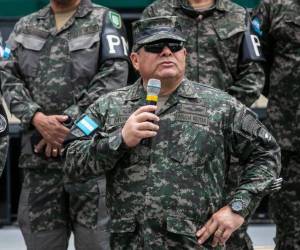 Luego de confirmarse su salida de la Dirección de Lucha Contra el Narcotráfico (DLCN), el general en condición de retiro Ramiro Muñoz Bonilla se pronunció y afirmó que durante su gestión no recibió cuestionamientos por irregularidades. Según dijo, su destitución podría estar vinculada a investigaciones que se impulsaban desde la institución. Aquí los detalles