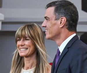 Begoña Gómez está siendo investigada por presunta corrupción y tráfico de influencias.