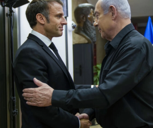 Emmanuel Macron asistió a una reunión con el primer ministro Benjamin Netanyahu, en Jerusalén.