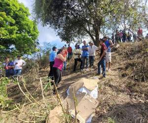 De acuerdo a testigos en el lugar, el automotor se precipitó al abismo cuando conducía por la “Vuelta del Piojo”.