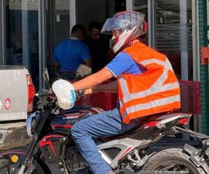 Motociclistas en Honduras deberán portar chalecos reflectivos desde 2026, medida que busca mejorar la visibilidad y reducir accidentes, aunque la obligación fue incluida en la Ley de Tránsito desde 2015.