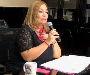 La exministra de Finanzas, Rocío Tábora, fue requerida por la Policía Militar de Honduras.