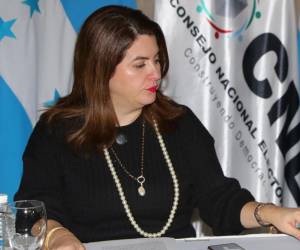 El escrutinio especial avanzaba este lunes con lentitud y constantes interrupciones.