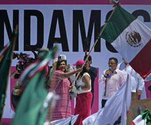 Decenas de miles de opositores se concentraron este domingo en el centro de Ciudad de México para apoyar a su candidata Xóchitl Gálvez al grito de “libertad”, a dos semanas de las elecciones presidenciales del 2 de junio.