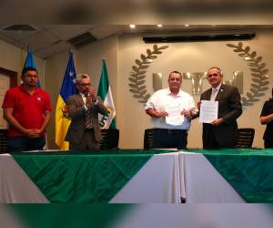 El acuerdo fue firmado por el alcalde Jorge Aldana y el rector de la UTH, Javier Mejía.