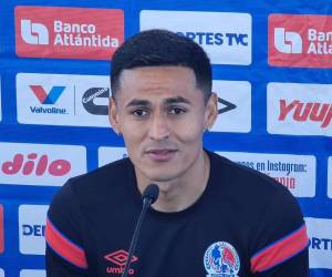 Andy Najar debutó con Olimpia ante la Real Sociedad en el Olímpico de San Pedro Sula.