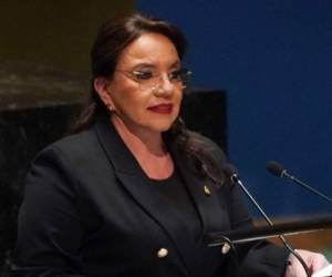 La presidenta de Honduras, Iris Xiomara Castro Sarmiento, se dirige a la 78.ª Asamblea General de las Naciones Unidas en la sede de la ONU en la ciudad de Nueva York el 20 de septiembre de 2023.