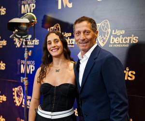 Pedro Troglio llegó acompañado de su hija Iara a la gala.