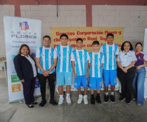 Grupo Flores inauguró oficialmente las nuevas obras de infraestructura en el centro educativo Enciende una Luz, ubicado en la comunidad de Altos de Santa Rosa.