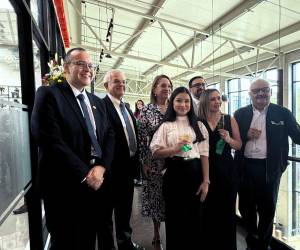 La institución bancaria amplía sus servicios financieros en la zona central del país como parte de las actividades conmemorativas por sus 75 años de trayectoria.