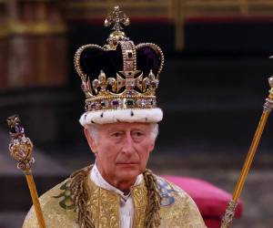 La coronación del rey Carlos III fue una jornada histórica que dejó numerosos memes y momentos virales de los invitados y miembros de la familia real británica. Aquí un recuento.