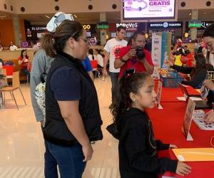 Participantes reclaman kit para la Vuelta Ciclística Infantil