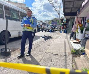 Un hombre murió atropellado frente a una tienda de flores del Mercado Mama Nila en Comayagüela, la tarde de este martes -10 de octubre-.