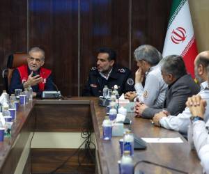 En medio del conflicto con Estados Unidos e Israel, el mandatario iraní pidió a la ciudadanía disminuir el consumo eléctrico para evitar un mayor deterioro interno.