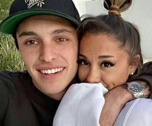 Dalton Gomez y Ariana Grande firmaron un acuerdo prenupcial antes de casarse en mayo de 2021.