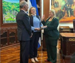 Crivelli figura registrada oficialmente como diputada propietaria en el período legislativo 2025–2026, por el departamento de Cortés.